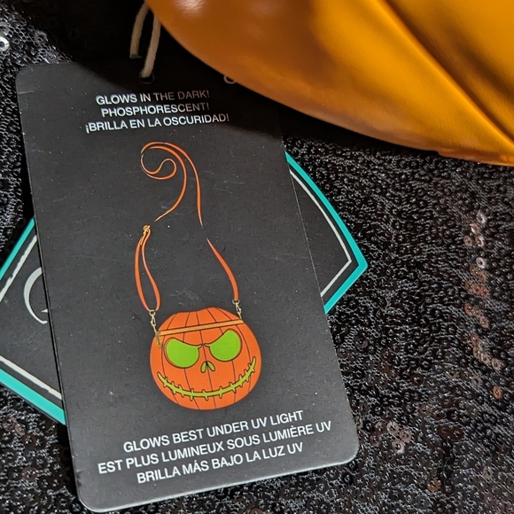 Exclusive Nightmare Before Christmas Glow in the dark Crossbody Bag & Wallet. - Picture 2 of 8